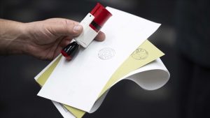 Son seçim anketi: AK Parti zirvedeki yerini koruyor