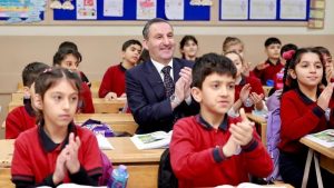 Sultanbeyli Belediyesi’nden öğrencilere güvenli dijital oyun ve eğitim desteği