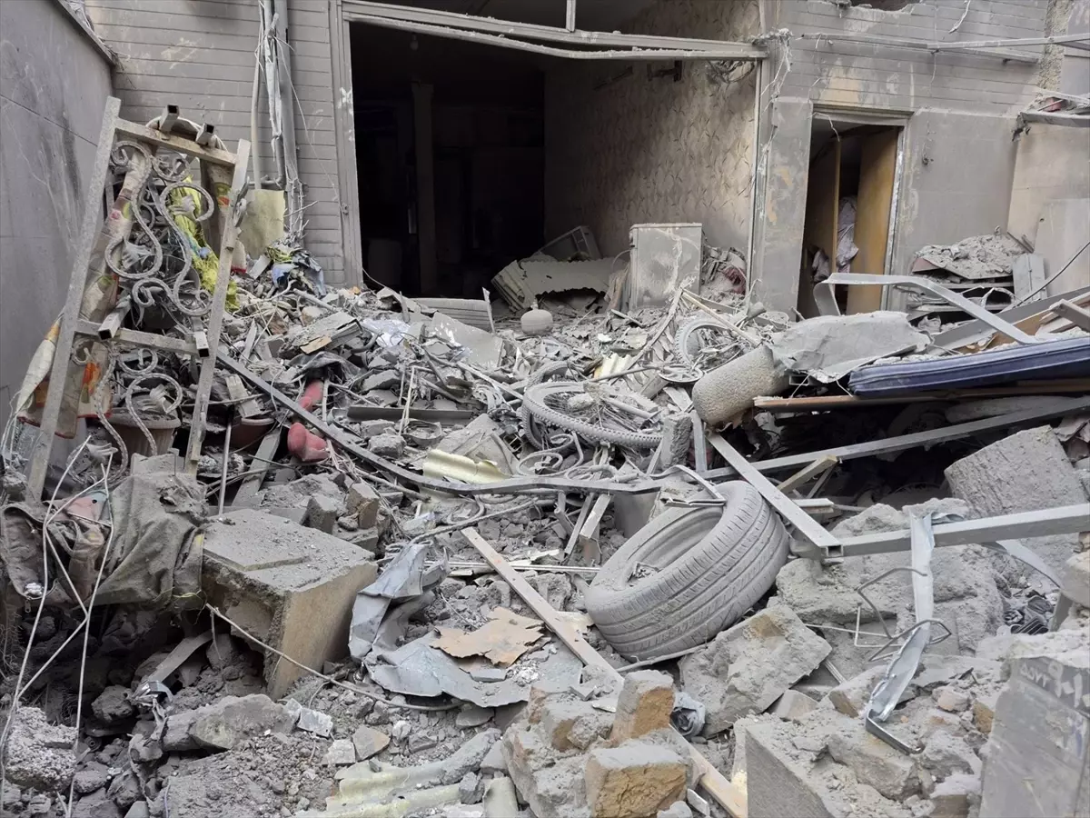 Tahran’da ABD-İsrail Saldırıları: 5 Ölü, 10 Bina Hasar Gördü