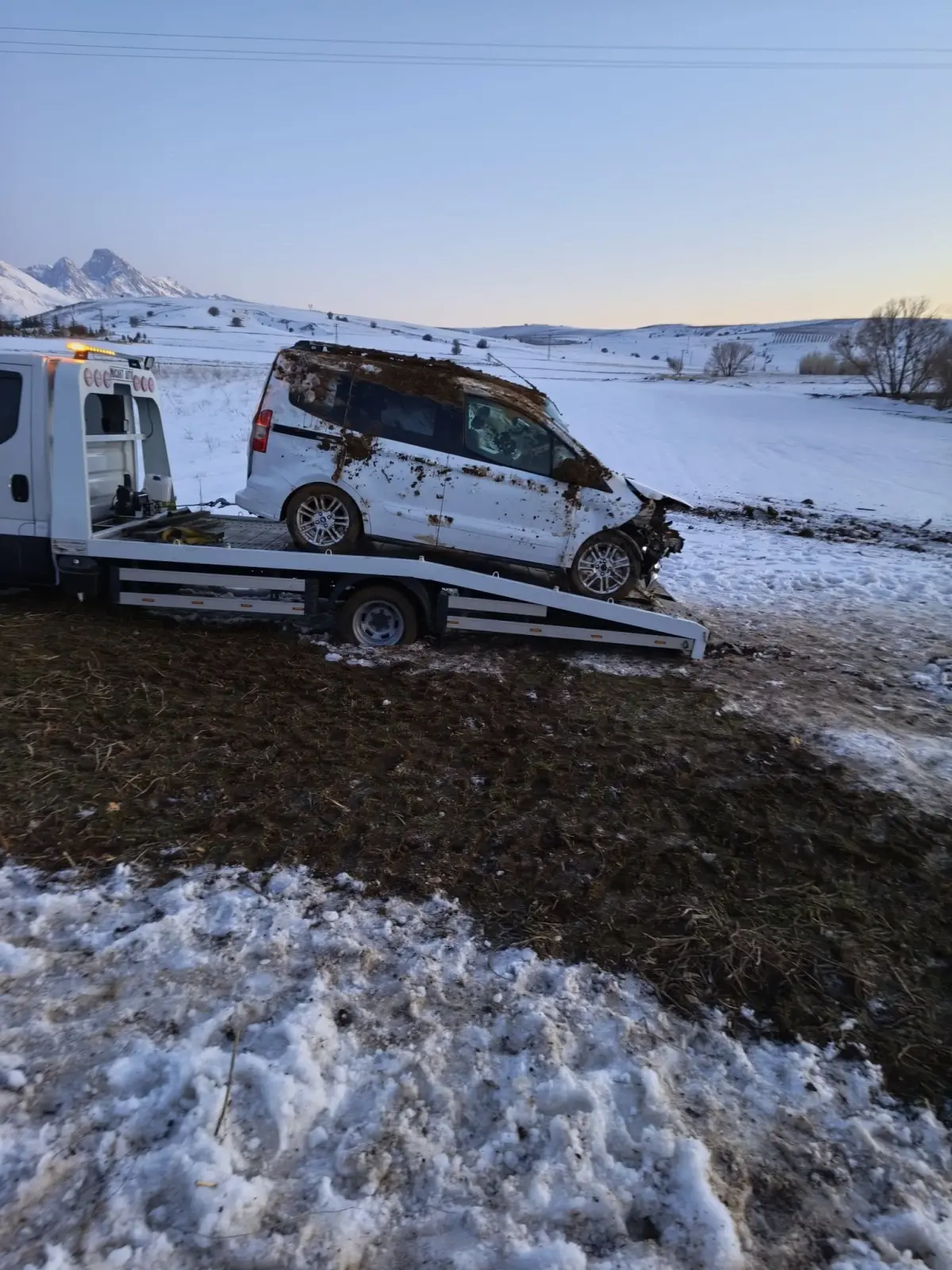 Takla atan araçta aile kazası: 4 yaralı