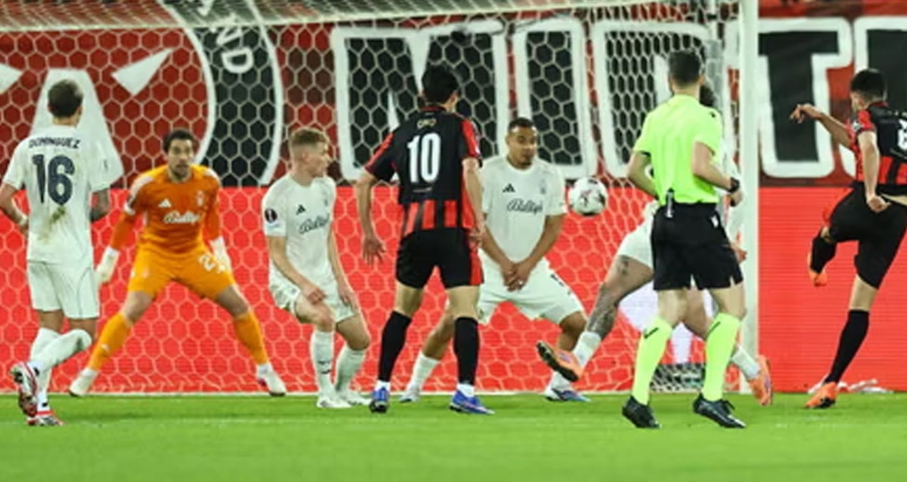 Tarihin en kötü penaltılarını atıp çeyrek finali kaçırdılar