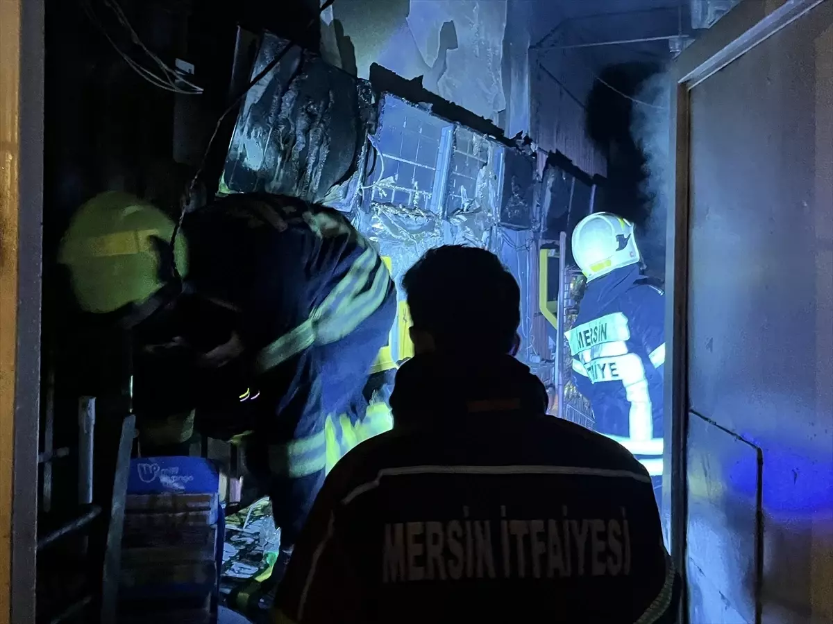 Tarsus’ta Büfe Yangını