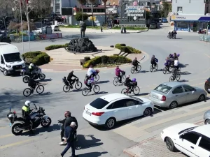 Tarsus’ta Dünya Kadınlar Günü Bisiklet Turu