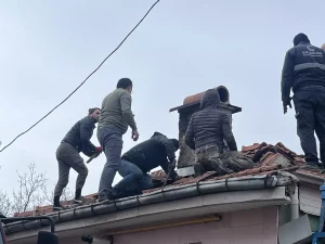 Tavşanlı’da Ev Yangını: Kullanılamaz Hale Geldi