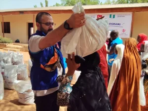 TDV, Nijerya’da İhtiyaç Sahibine Gıda Yardımı Dağıttı