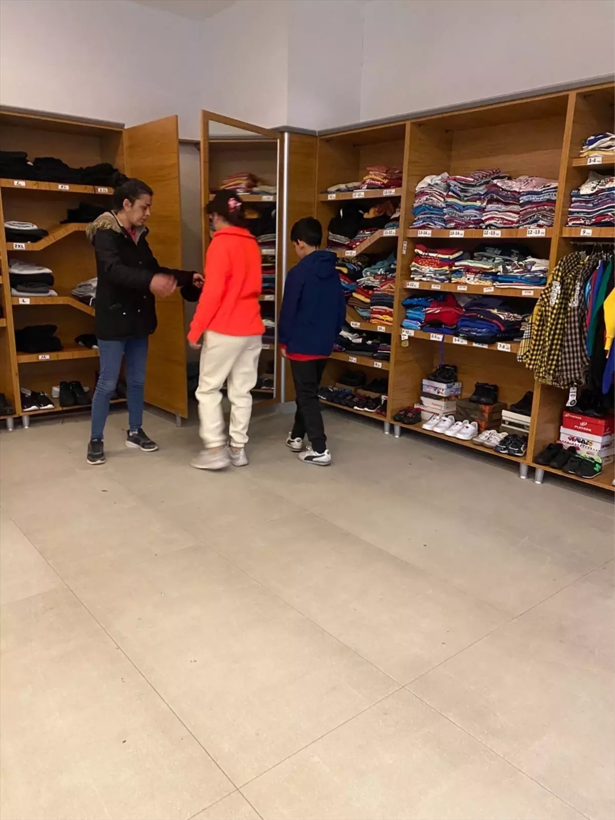 Tebessüm Çarşısı’ndan Yetimlere Bayram Kıyafeti