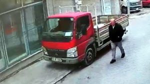 Tekirdağ’da sokak ortasında 3 çocuk tarafından darbedildi