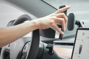 “Telefon tutucu ve araç kokusu yasaklanıyor” iddiasına en net yanıt