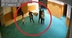 Teravih çıkışı camide olay: Ayakkabısını bulamadı, cami çalışanlarını dövdü