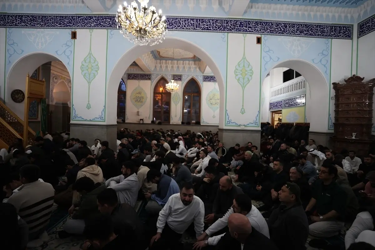 Tiflis’te Ramazan Bayramı Namazı