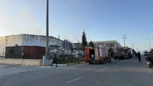 Tire’de Atık Geri Kazanım Deposunda Yangın