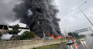 Trabzon’da fındık fabrikası alevlere teslim oldu