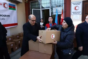 Türk Kızılay, Azerbaycan’da ihtiyaç sahibi ailelere ramazan yardımı dağıttı