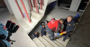 Tuvalet ihtiyacı için inşaata girdi, hastanelik oldu