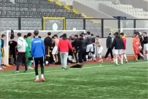 U18 Futbol Maçında Kavga