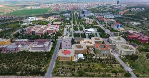 Üniversitede skandal: Borçlu öğrenci listesine şarkıcı Çelik isyan etti