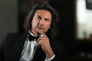 Ünlü şarkıcı Çelik’ten Ramazan günü mest eden hareket