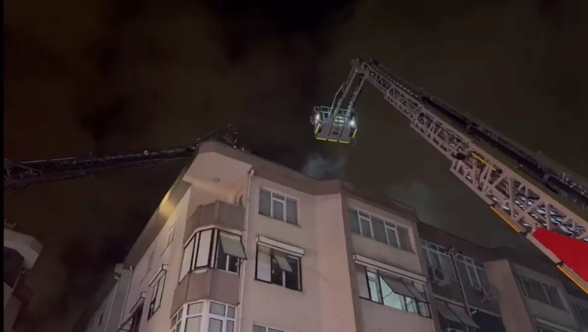 Üsküdar’da Çatı Yangını: Can Kaybı Yok