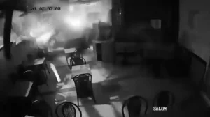 Üsküdar’da Kaza: Araç Börekçiye Girdi