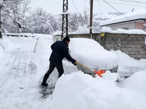 Üzümlü’de Kar Yağışı Yaşamı Olumsuz Etkiliyor