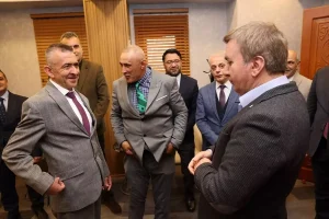 Vali Aydoğdu’dan Özel Gereksinimli Bireylere Doğum Günü Sürprizi