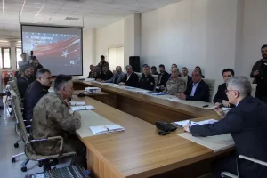 Vali Çelik Genç İlçesini Ziyaret Etti