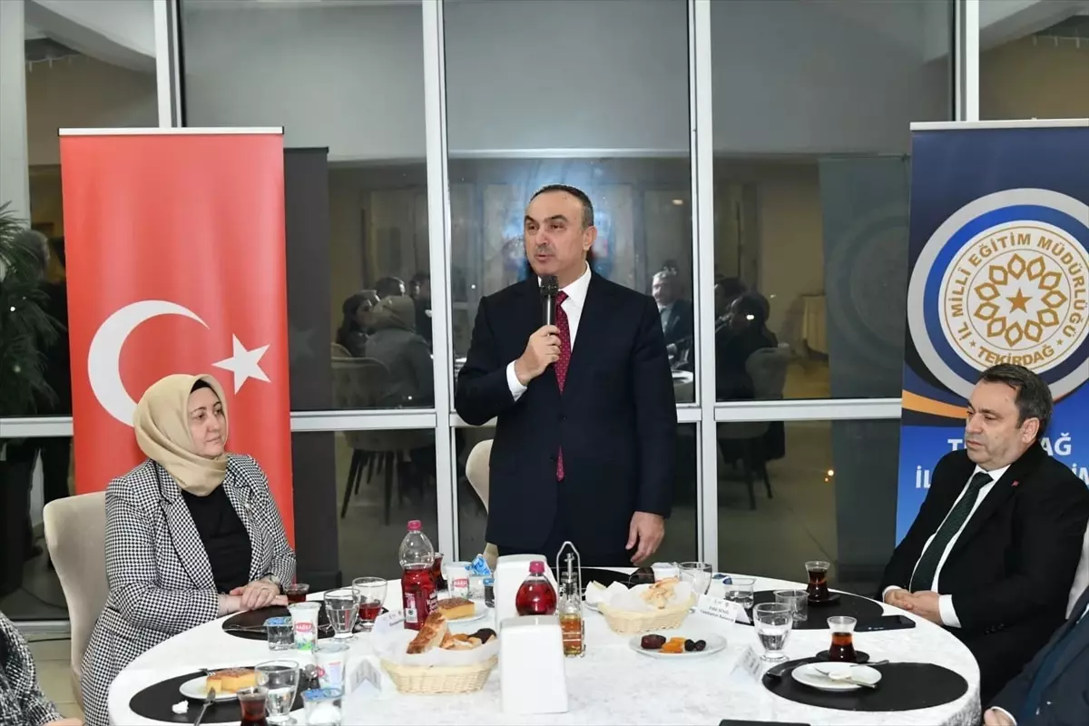 Vali Soytürk Öğretmenlerle İftar Yaptı