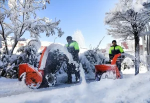 Van’da 292 Yerleşim Yeri Yolu Açıldı