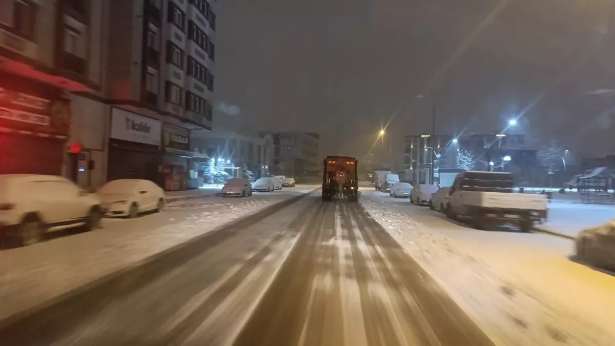 Van’da Kar Yağışı, 143 Yerleşim Yeri Ulaşıma Kapandı