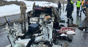 Van’da korkunç kaza! Aracı gören şoke oldu: 2 ölü, 3 yaralı