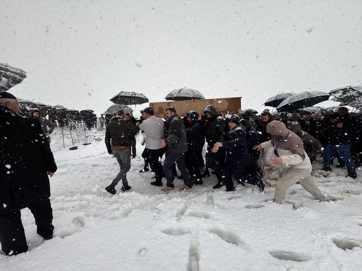 Van’da Tragik Kaza: Aile Toprağa Verildi