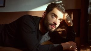 Veliaht’ın Timur’u Akın Akınözü’nden itiraf: 9 yıldır kırmızı et yemiyorum