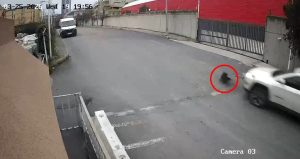 Vicdansız şoför ezip geçti! Arkasına bile bakmadı