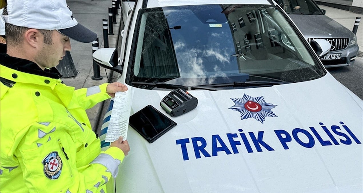 Yeni trafik cezaları yürürlükte: Kuralları ihlal edenlere 460 bin TL’ye kadar ceza kesildi