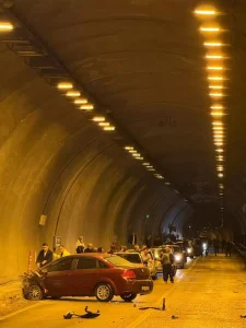 Yenice’de suçatı tünelinde kaza: 7 yaralı