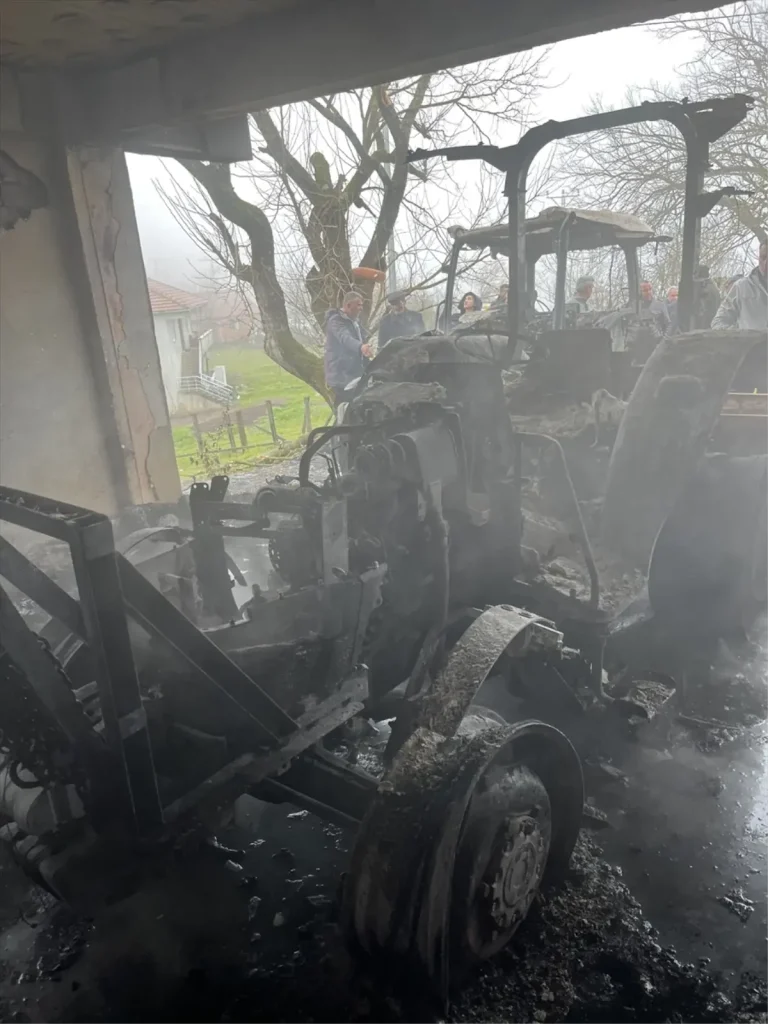 Yığılca’da Yangın: Araçlar Zarar Gördü