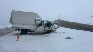 Yüksekova’da Feci Kaza: 1 Ölü, 8 Yaralı