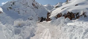 Yüksekova’da Mezra Yolu Açıldı