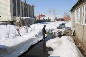 Yüksekova’da Sağanak Su Baskınlarına Neden Oldu