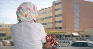 Yunanistan devlet hastanesinde başörtüsü ve Türkçe yasağı talebi!