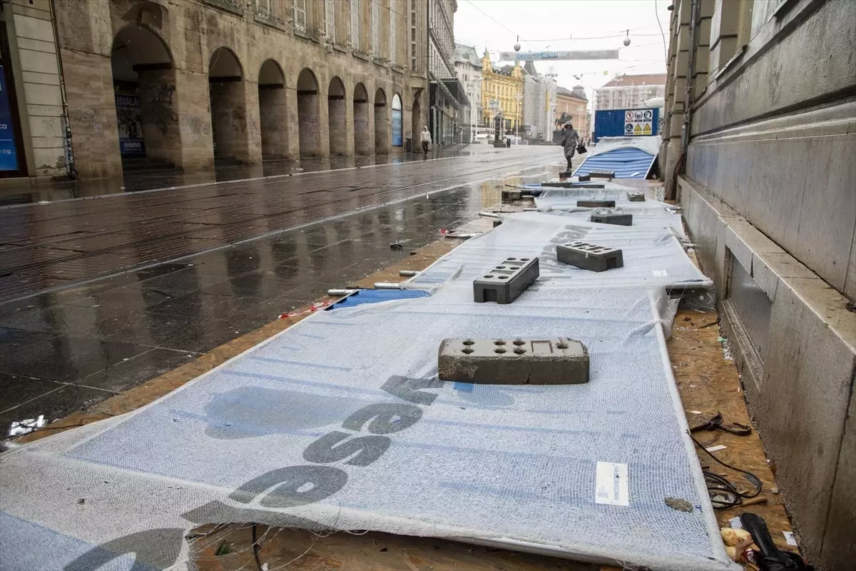 Zagreb’de Şiddetli Fırtına, Okulları Tatil Etti