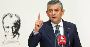 CHP’nin ara seçim hamlesi kulisleri karıştırdı! Özgür Özel tüm başkanları topluyor