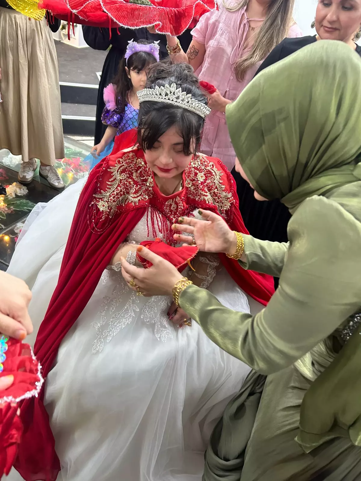 Down Sendromlu Gülayfer’in Düğün Hayali Gerçekleşti