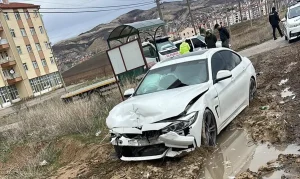 Gemerek’te Trafik Kazası: 2 Yaralı