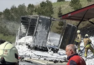 Kuzey Marmara Otoyolu’nda Tır Yangını