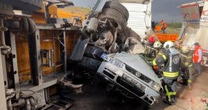 SON DAKİKA | TEM’de 4 aracın birbirine girdiği kaza! Ölü ve yaralılar var