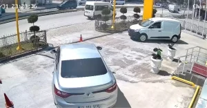 Tatvan’da Minibüs Kazası: 4 Yaşındaki Çocuk Hayatını Kaybetti