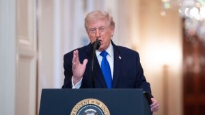 Trump, ağır saldırıların ardından İran’la savaşı bitireceklerini söyledi