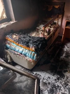 Yıldırım Düşmesiyle Yangın Çıktı